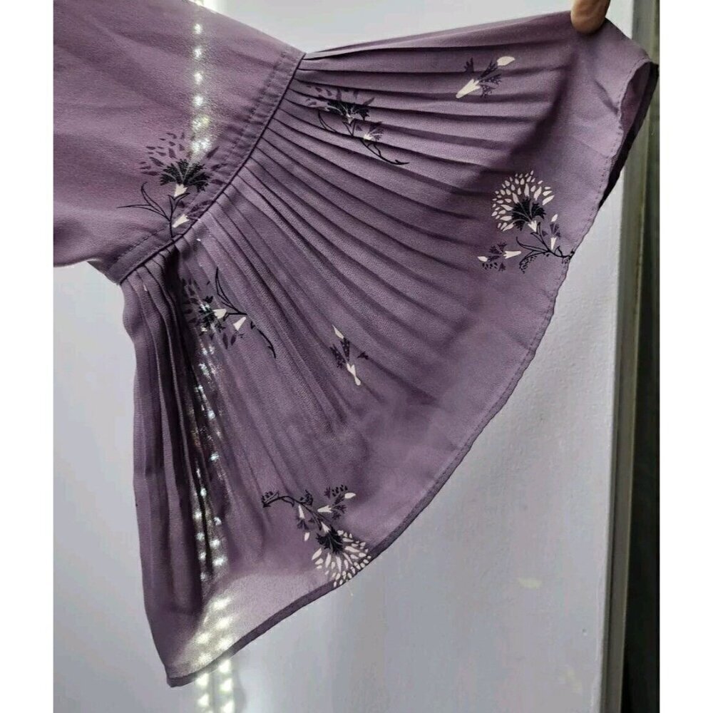 Style & Co Purple Pleated V-neck Blouse Bell Sleeve Medium - Picture 3 of 6